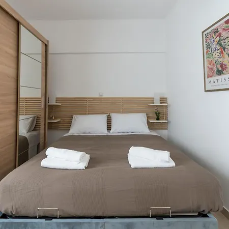 Platon Apartment *