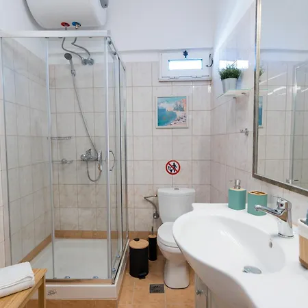 Platon Apartment *